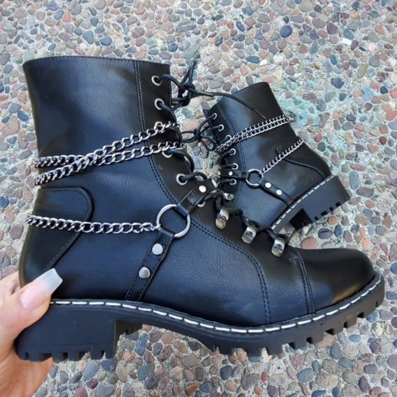 𝙇𝙖𝙨𝙩 𝙎𝙞𝙯 6 🖤Chain, Stud & Rhinestone Lug Sole B - Picture 4 of 9